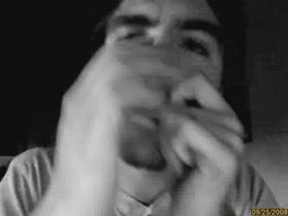 Nils guimbardise dans le noir. Sonate.