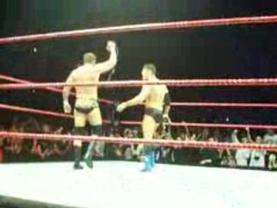 wwe raw a bercy (entrée de cody rhode et ted dibiase)