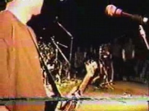 01 Blink-182 - touchdown boy (live from soma san diego-1995)