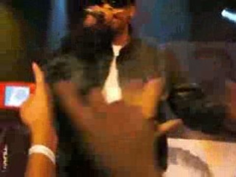 TI & Jay-z perform Swagger Like Us (live)