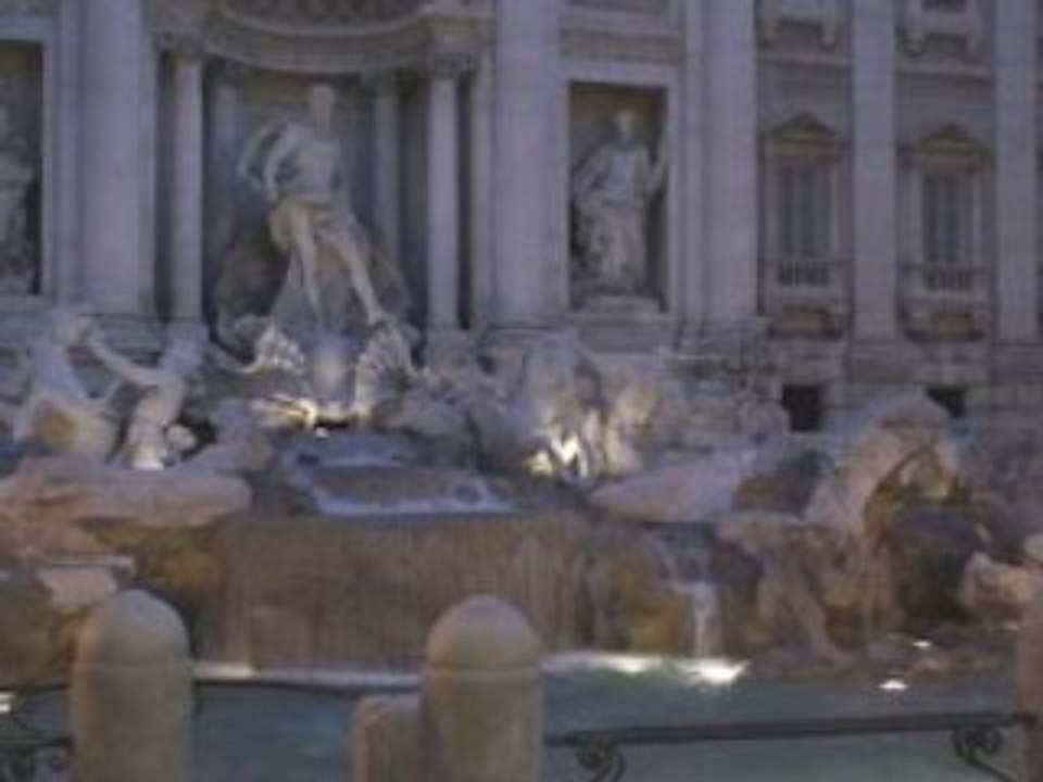 Dawn at the Fontana di Trevi
