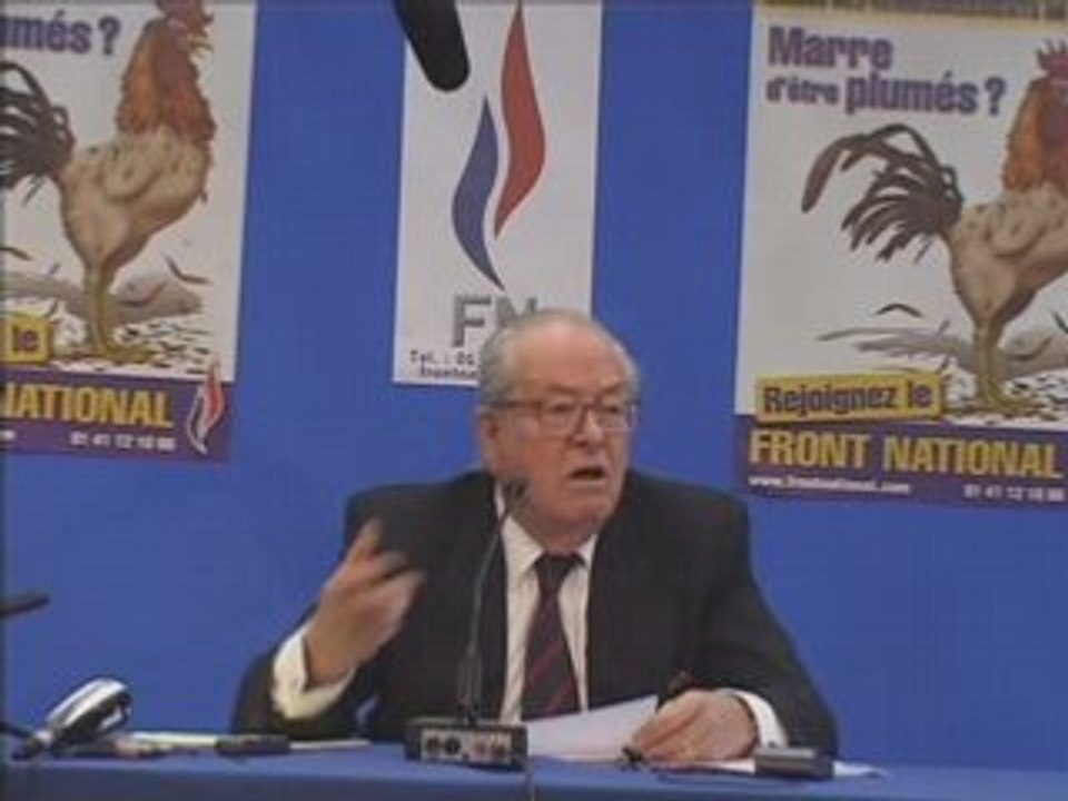 Jean-Marie Le Pen  : Conférence de presse sur la crise