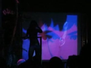 Vj Dennis Dezenn au "Miami Beach" (Angola)