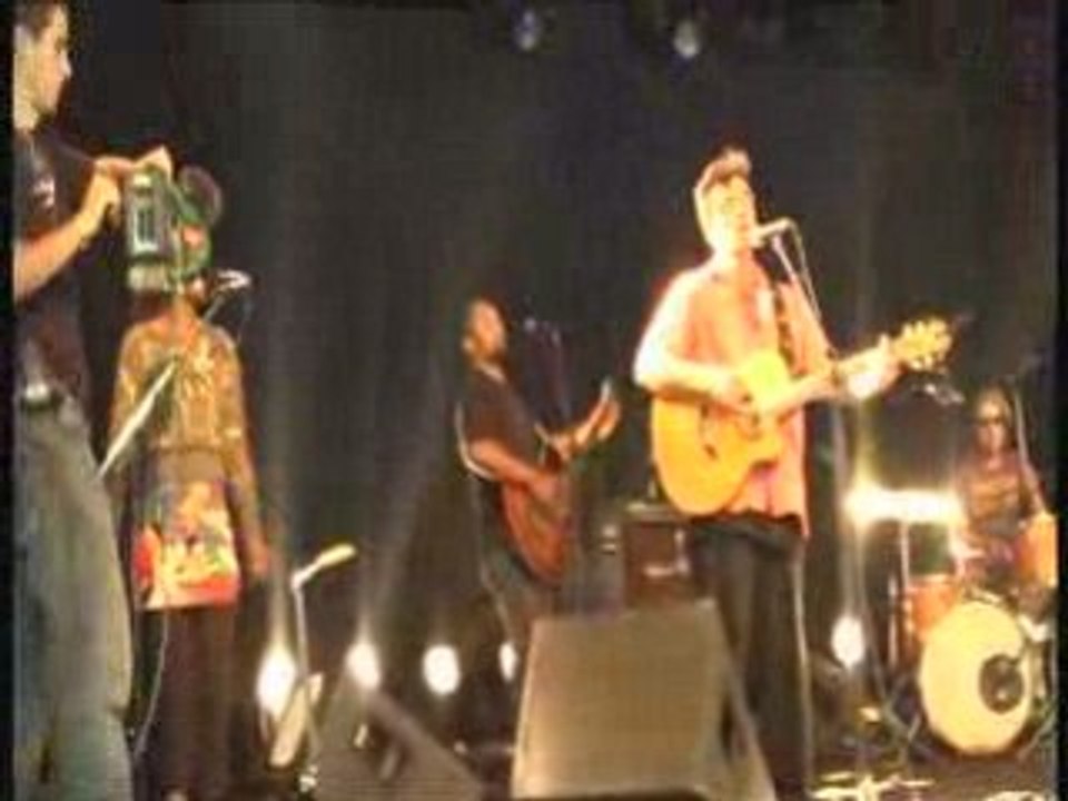 Les Babaars Une  main VTS_01_1