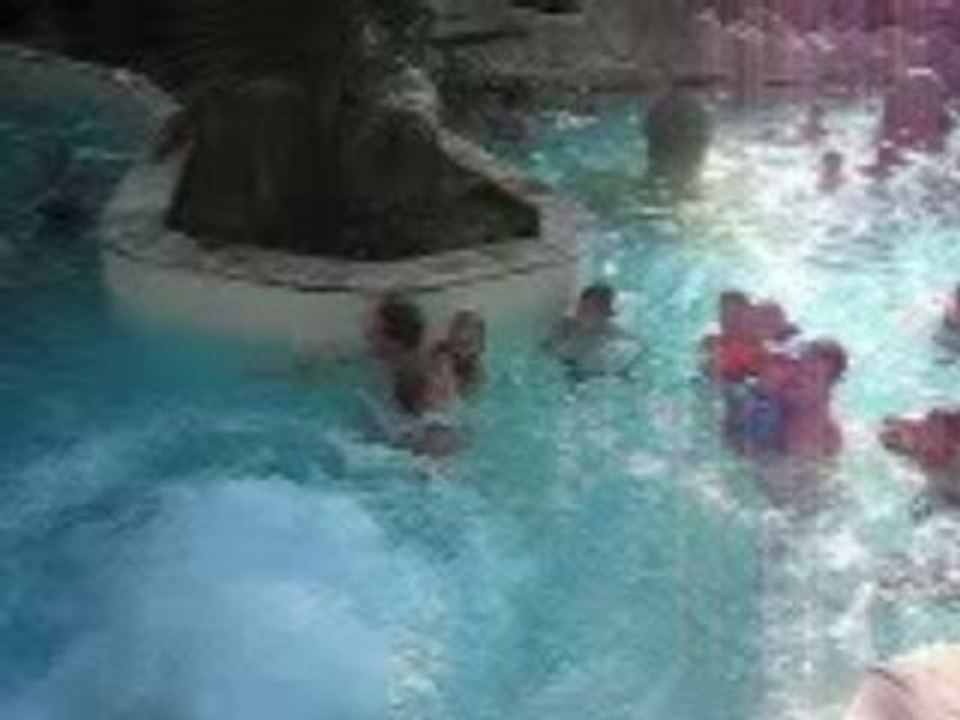 Center park aout 2008 piscine chaude et jet bouillonnant