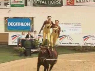 Versailles08 équipe sénior de Thiers voltige équestre