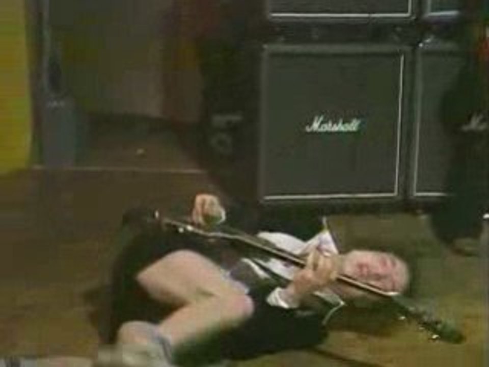 Angus Young - Live 1977 AC/DC