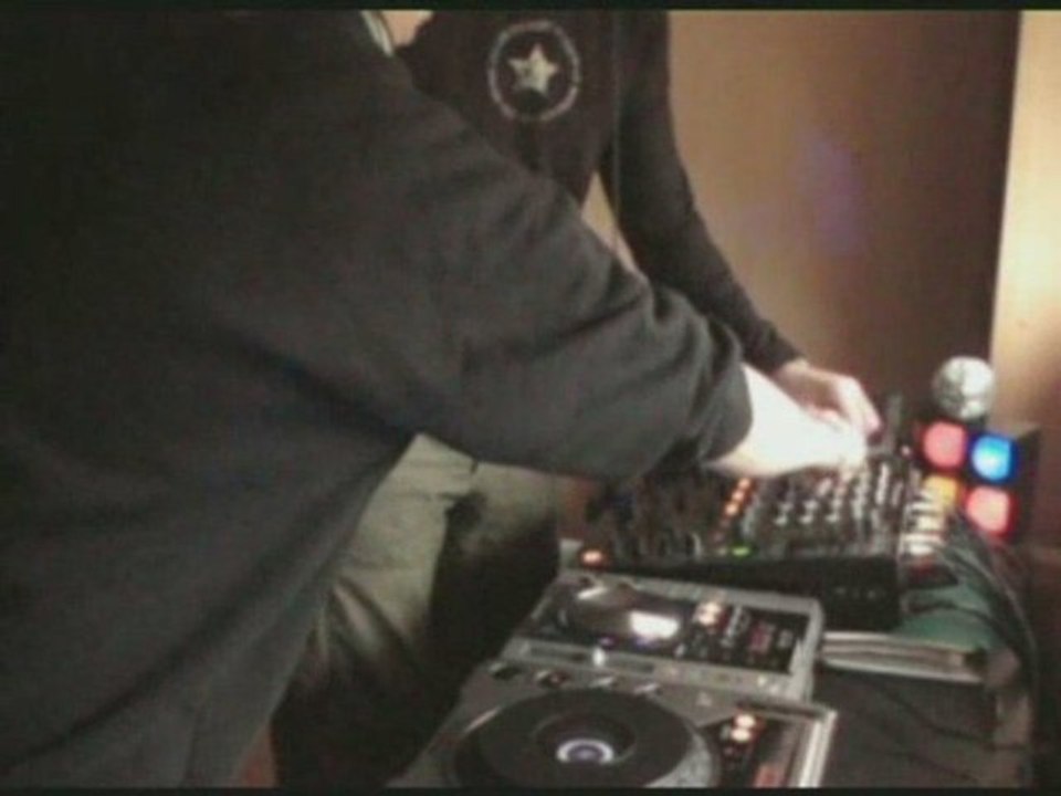 2 on Turntables => Dj Oz & Dj Yeno <= Electro House Session