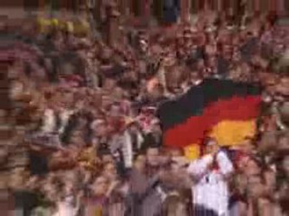 Celtic Glasgow - Liverpool  You'll never walk alone