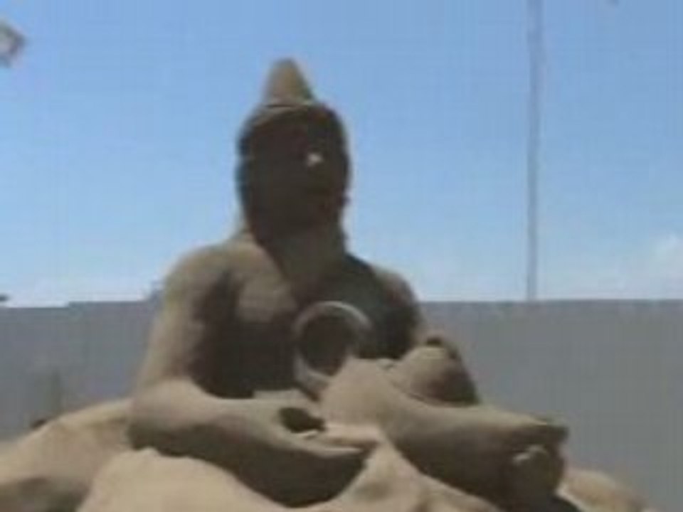 Kumdan heykeller konyaaltı plajı antalya