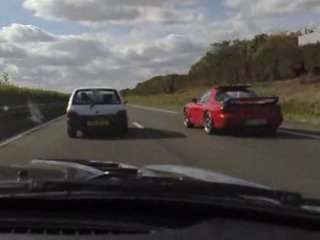 clio 1.1 190cv vs rx7 300cv