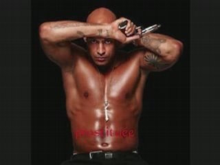 Assassin Pyroman Neda Prisonnier de l'étau