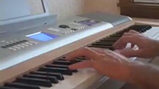 FANTASTIC JAZZ PIANO PLAYER SHOWS HIS STUFF!