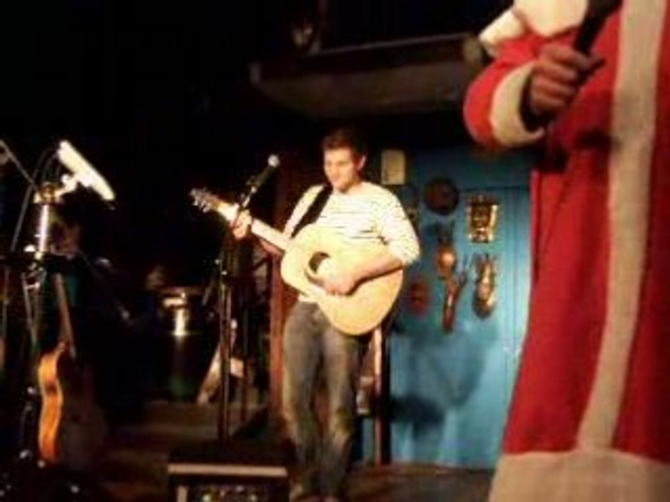 Alex et sa guitare + Cédric : Le père noël méchant