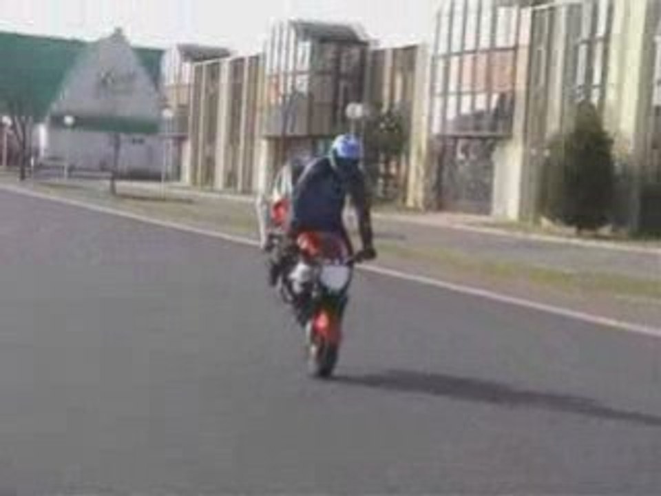 Fun mix  (stunt wheeling)