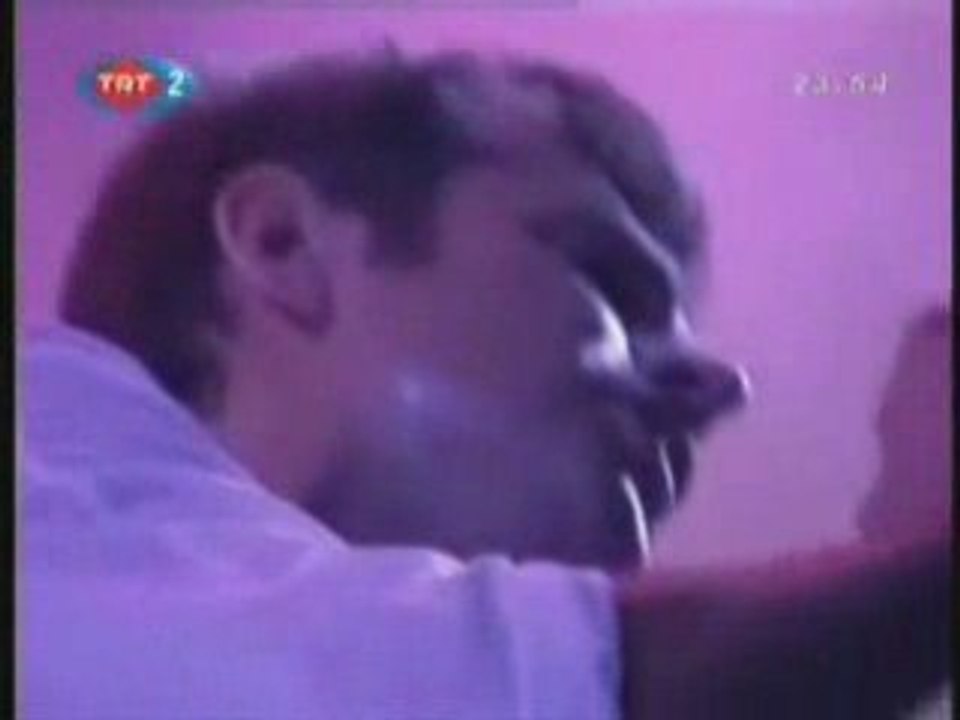 Bazı Yalanlar (Canlı Performans)