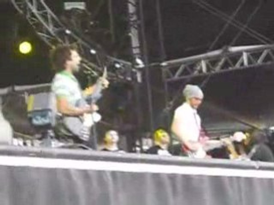 The Hoosiers - Trick to life at Solidays festival 2008