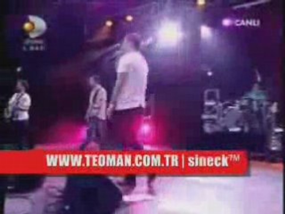Teoman vs Rashit - Güzel Bir Gün (Rock'n'coke Live)