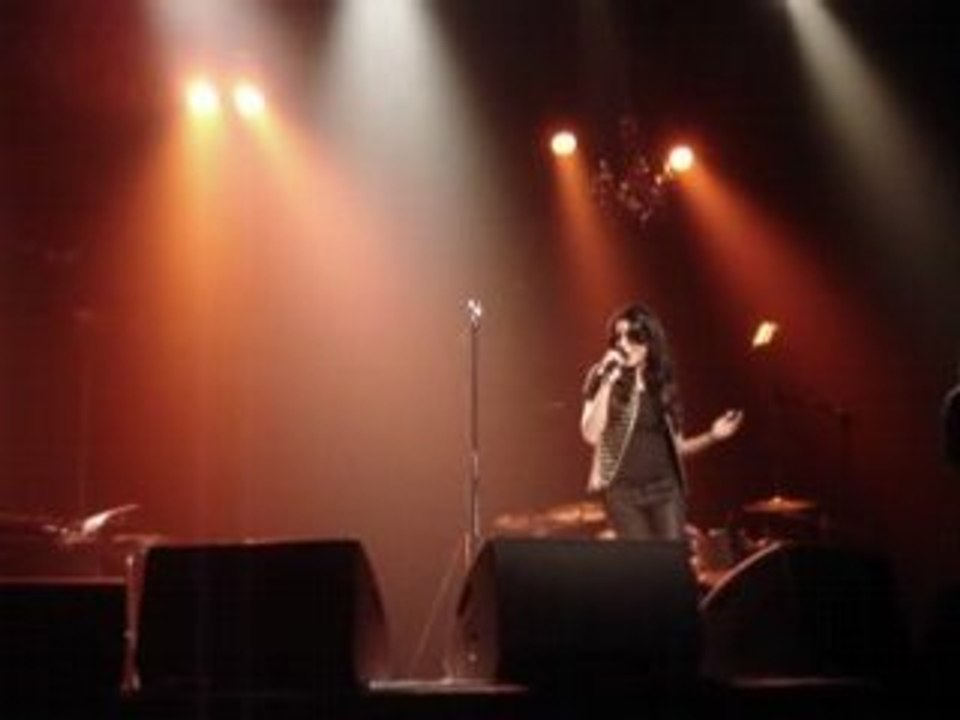 Jenifer-Aix Les Bains Le 1/10/08_Le bonheur me va  au teint