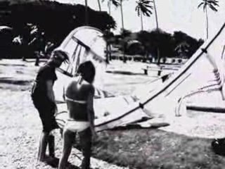 70s Surfboard: Classic Root's Old Favorite 🏄‍♂️