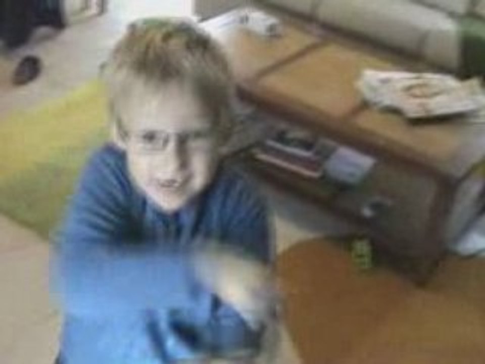 Tecktonik à 5 ans