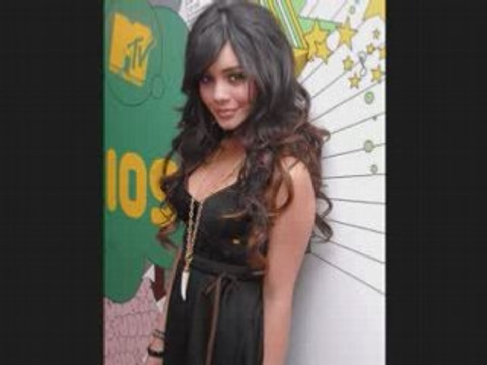 Adeline Chetail HIGH SCHOOL MUSICAL (Voix Vanessa Hudgens)