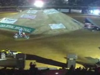 entrada de dani torres y adam jones