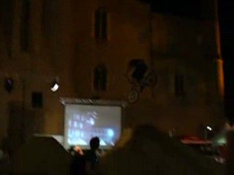 Urban Festival à Albi - Bmx (vidéo 1)