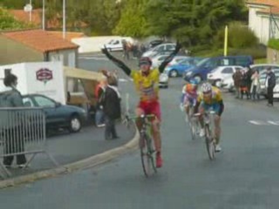 Course Cycliste de St Laurent sur Sèvre 2008