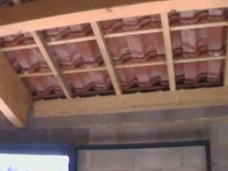 escalier, charpente tuiles et menuiseries posés