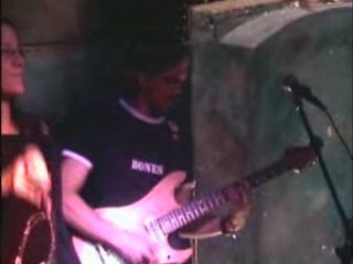 Screamin' Bones - I don't know live PARIS 08 le KLUB