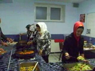 almanyada iftar yemegi görüntüleri