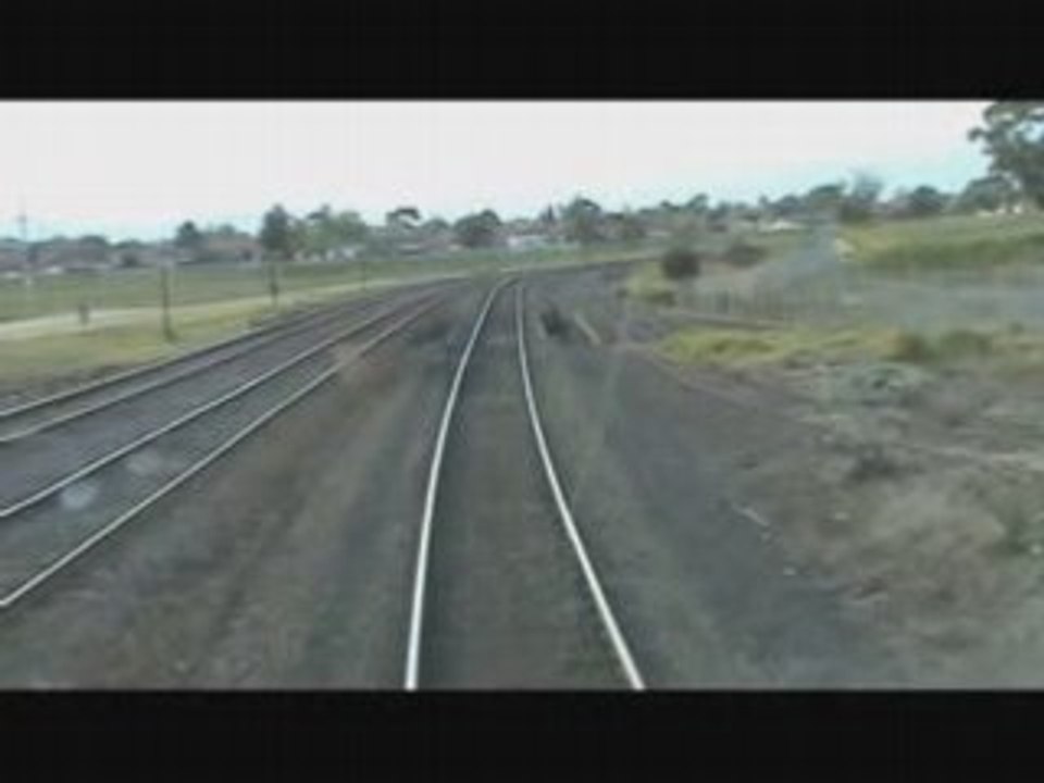 traverser devant un train peut être dangereux.
