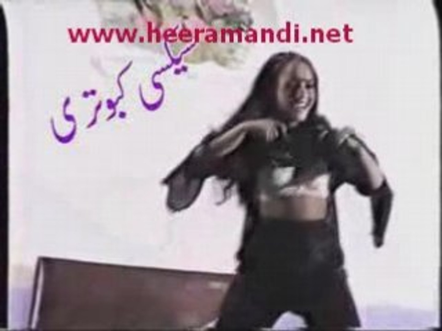 Pakistan Punjab Sexy Videos - Sexy Punjabi girl in hot Pakistani mujra dance - video Dailymotion