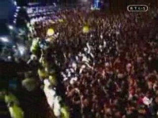 Rage Against The Machine - Killing in the Name Of live