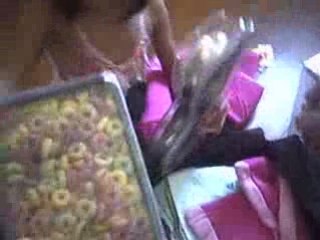 yana shows us around the house and opens pasalubong 1