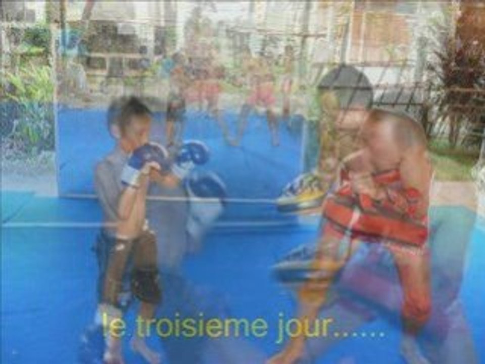 Bone jeune boxeur thailandais