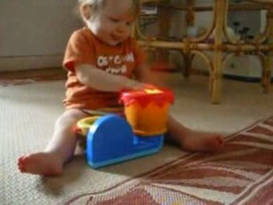 Nathanaël fait de la musique