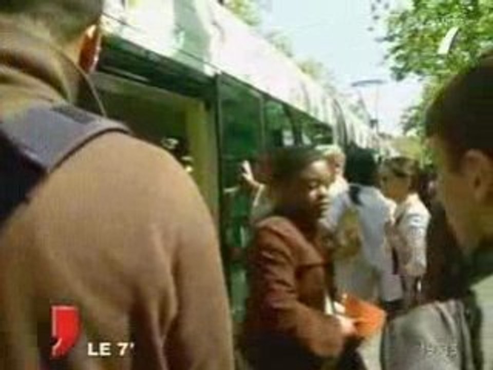 180 Accidents de tramway à Nantes: collisions avec voitures