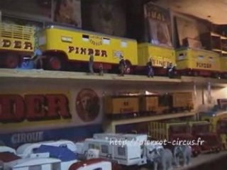 Pierrot-circus présente les cirques Jean-Richard et Pinder