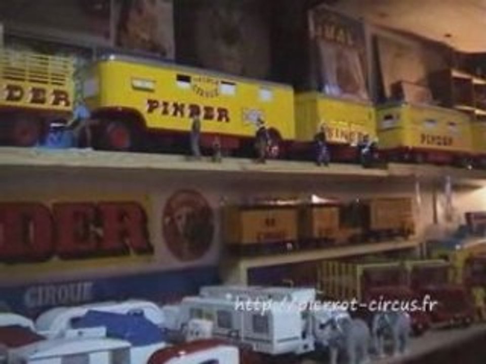 Pierrot-circus présente les cirques Jean-Richard et Pinder