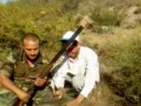 un solda algerien tue un songlier