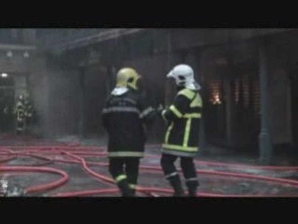 SPECTACULAIRE INCENDIE A LA LOGE DE PERPIGNAN