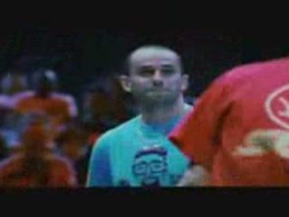 Taisuke(JAPON) vs Sebastien(FRANCE) Red Bull Bc One 2007
