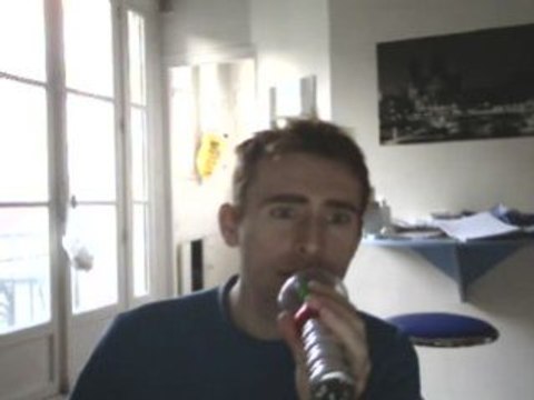 Wiwi égratigne Mon coeur résiste encore