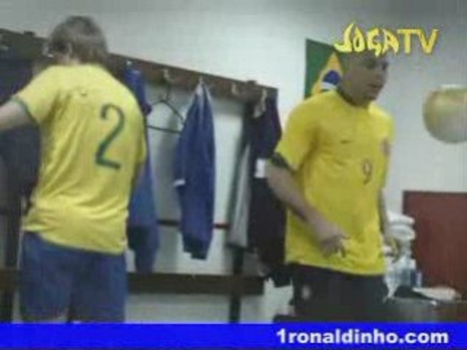 Maç öncesi soyunma odası show brezilya