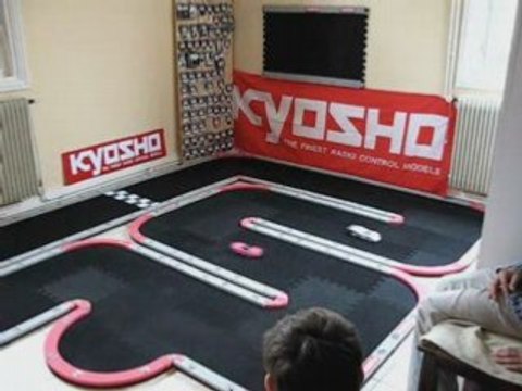 kyosho 2.4 ghz vs mr015 2fast2furious