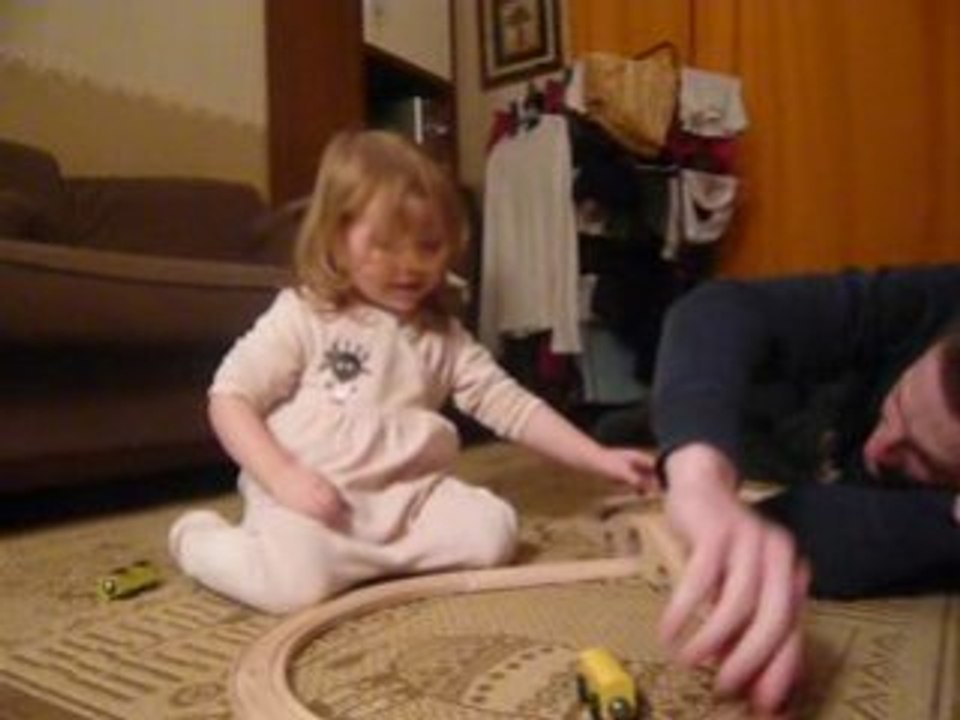 rires en jouant au ptit train