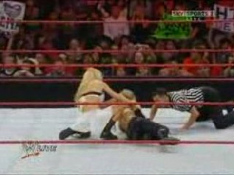 WWE Raw 10/06/08, Kelly Kelly vs. Jillian.
