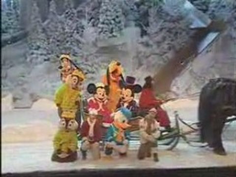 Bienvenue au pays de Noël - Mickey la magie de l'hiver